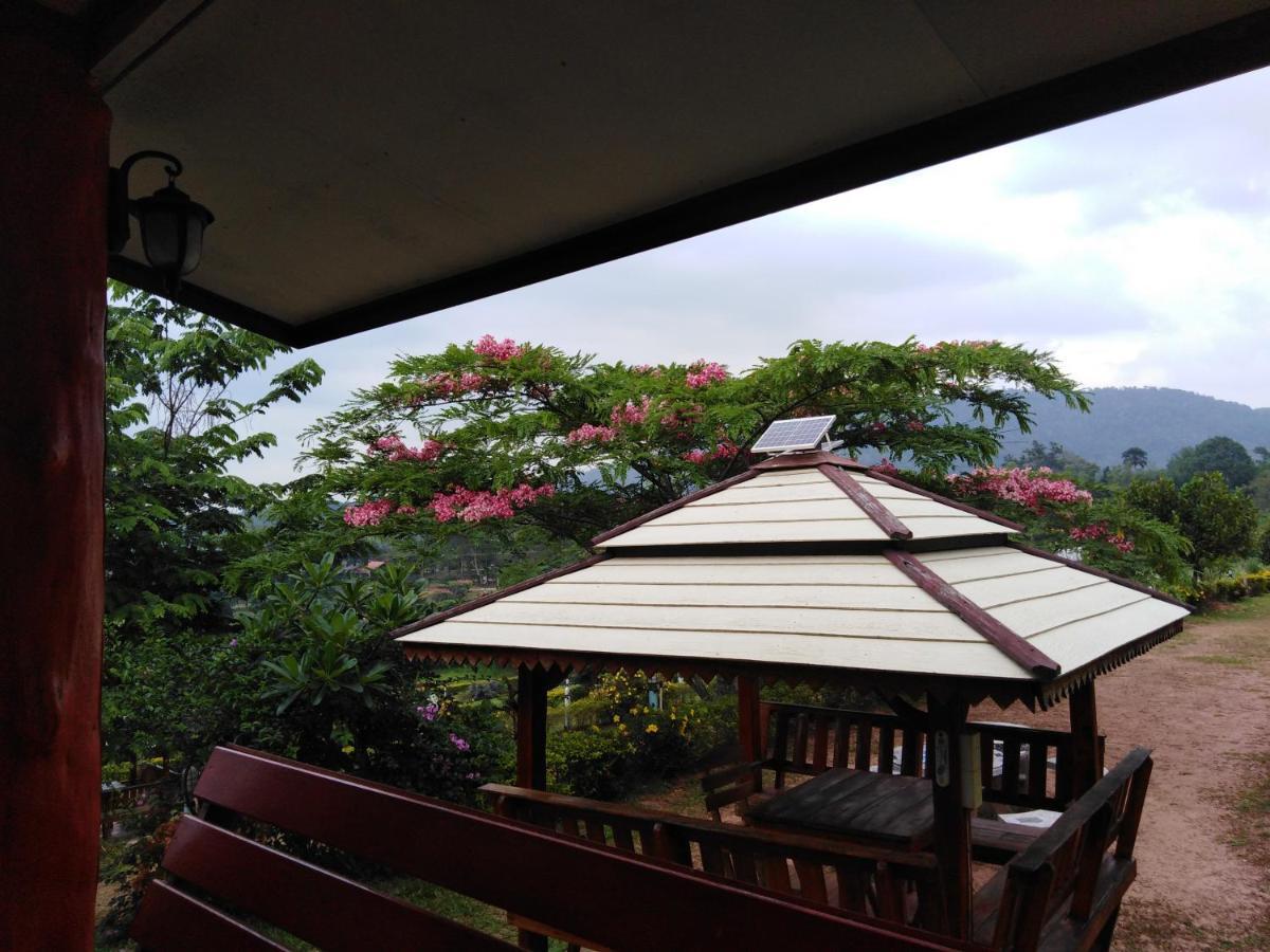 Hotel Khao Kho Flora Extérieur photo