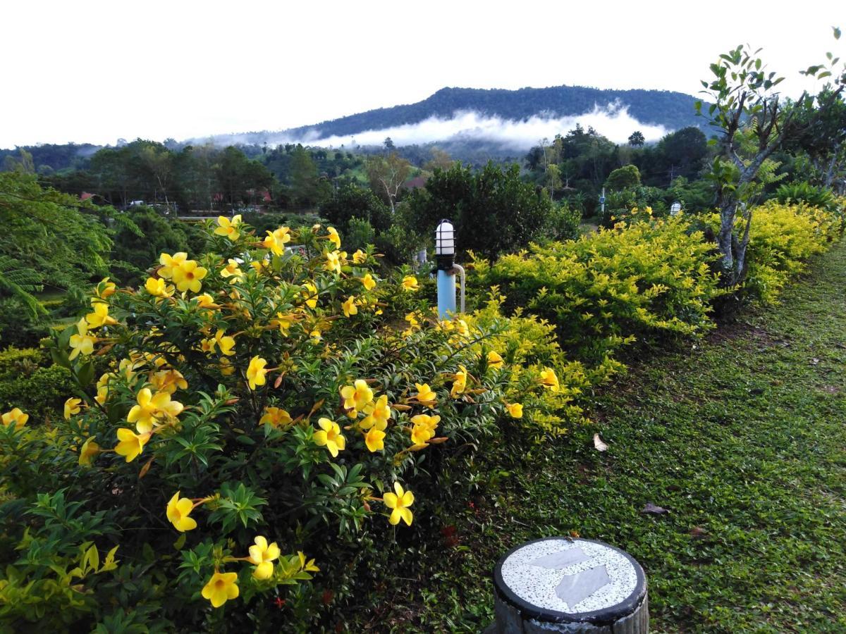 Hotel Khao Kho Flora Extérieur photo