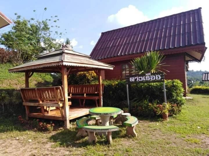Hotel Khao Kho Flora Extérieur photo