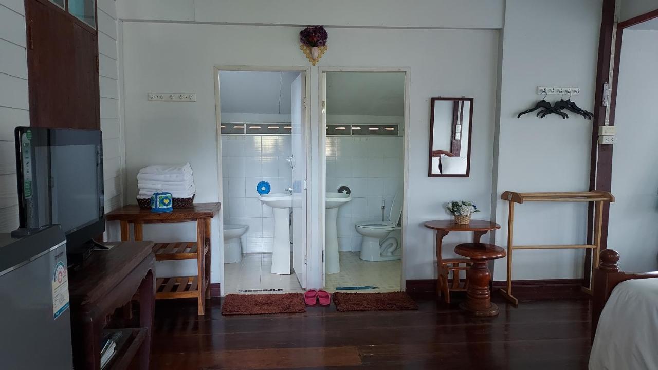 Hotel Khao Kho Flora Extérieur photo