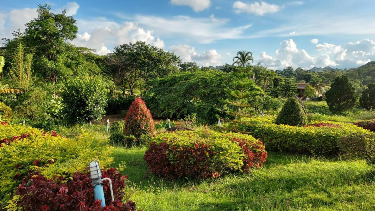 Hotel Khao Kho Flora Extérieur photo